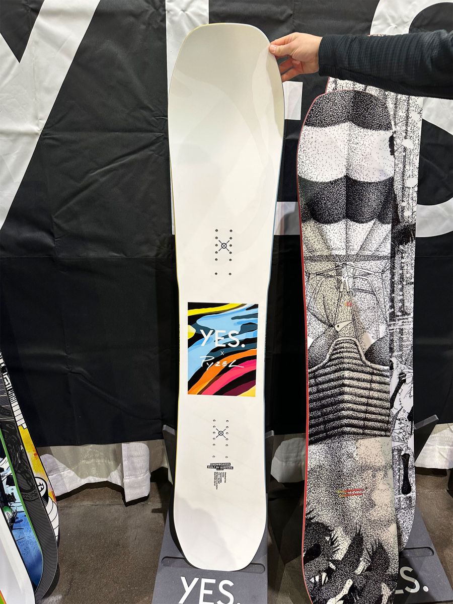 Yes Snowboards Pyzel 2024