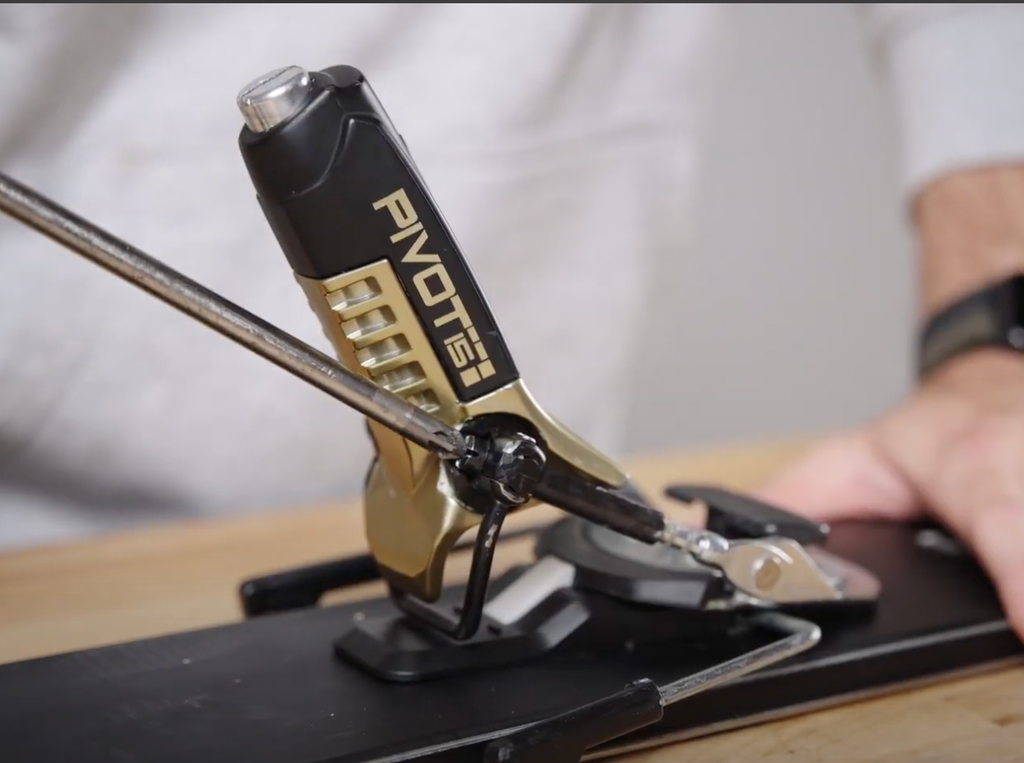 How to Adjust Look Pivot Bindings (Step-by-Step Guide)