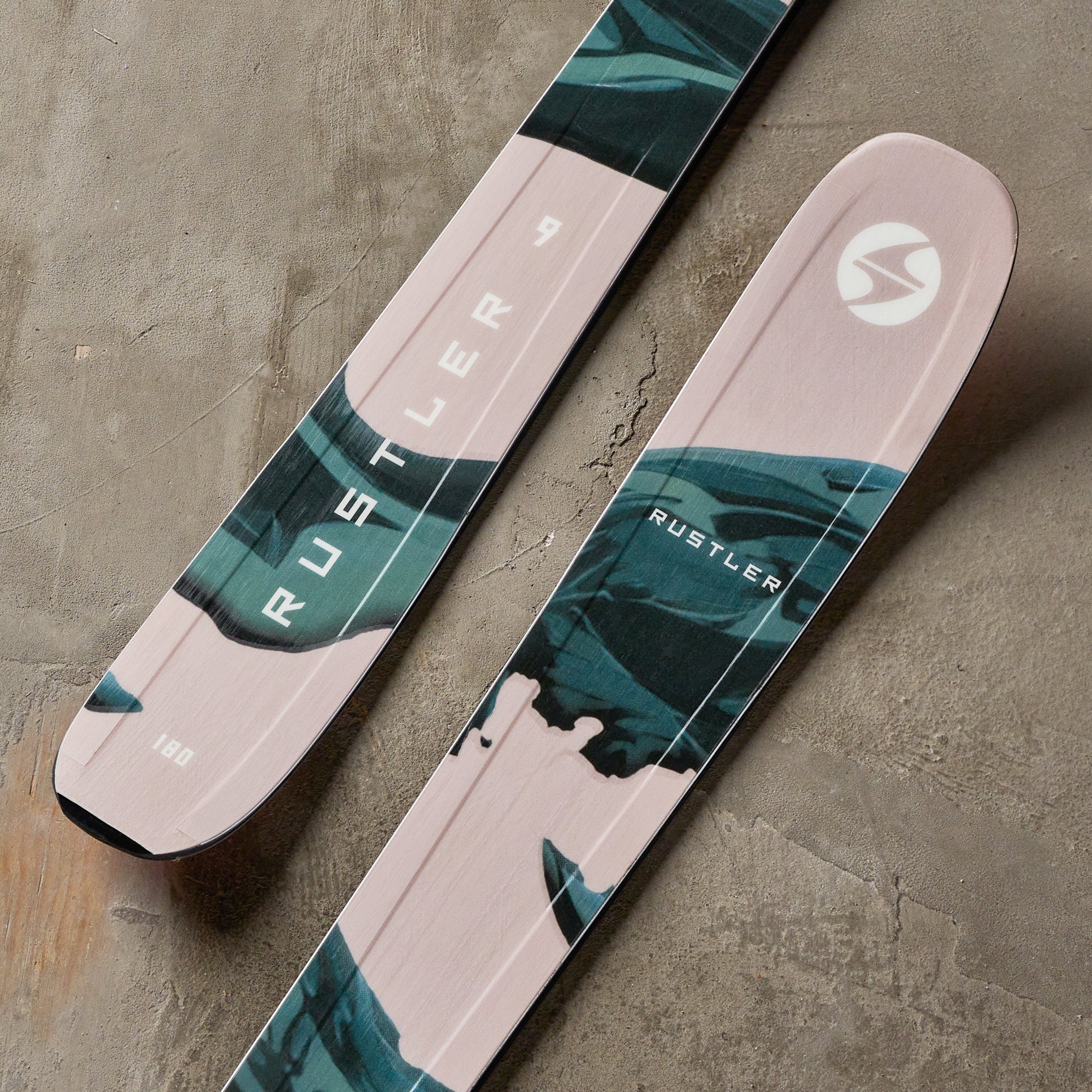 BLIZZARD RUSTLER 9 180cm ファットスキー　フリーライド 2026 Blizzard Rustler 9 Skis | Alpine Skis | SkiEssentials