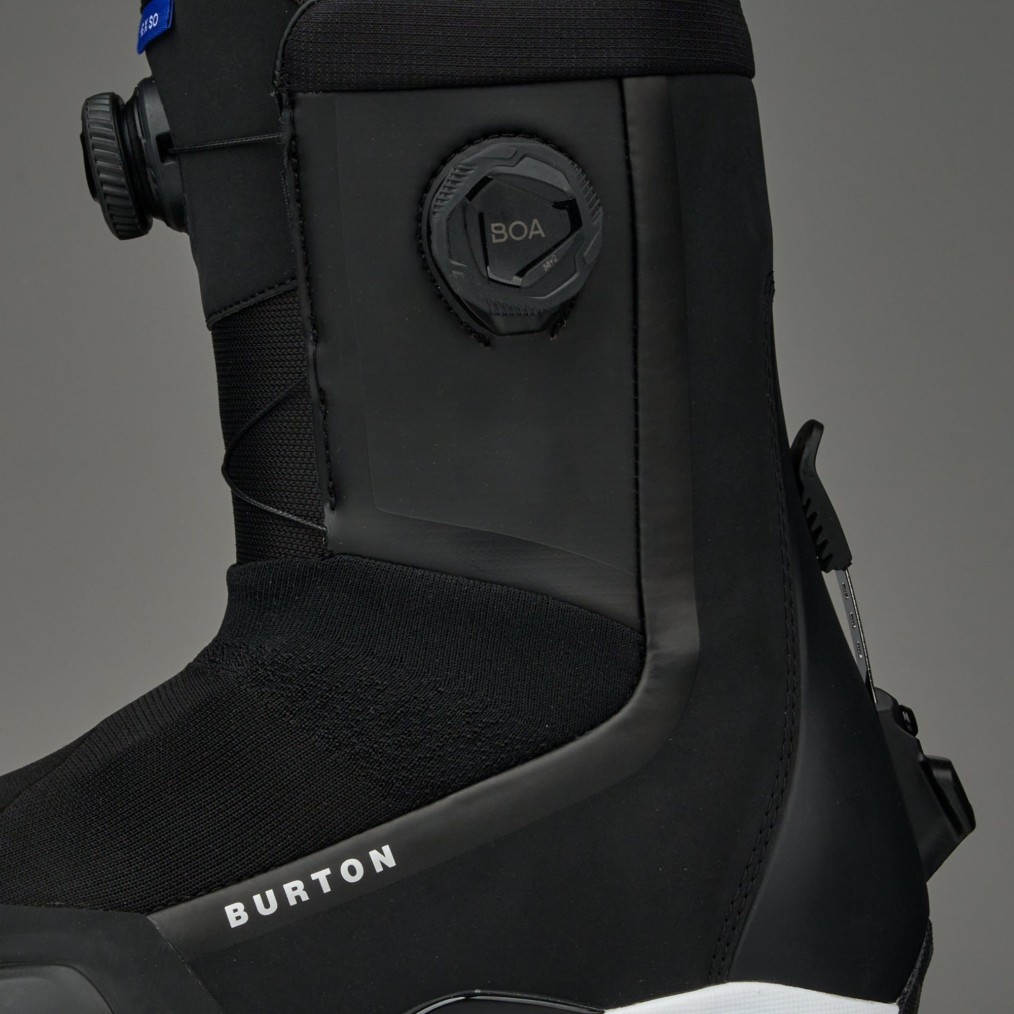 black burton snowboard boots Men's Moto BOA Boots, / Wide / 7 Lightweight Feel DynoLITE outsole is 20% lighter with all the grip and cushion you need for full days of riding. Burton Men's Driver X Snowboard