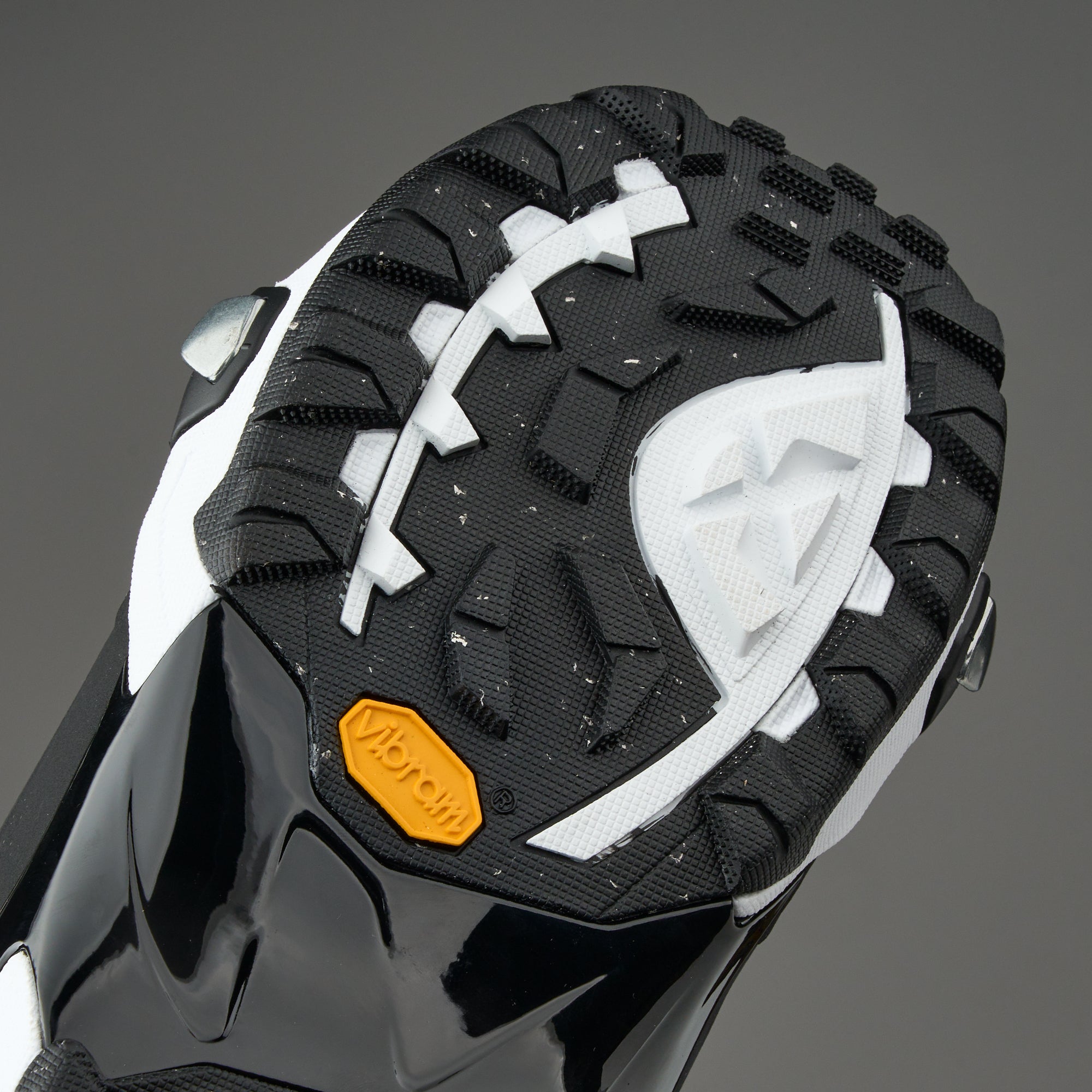 スノーボード Burton, Youth Stash Hunter JR : 24cm Burton | Kids' Snowboarding Gear | Burton Snowboards JP