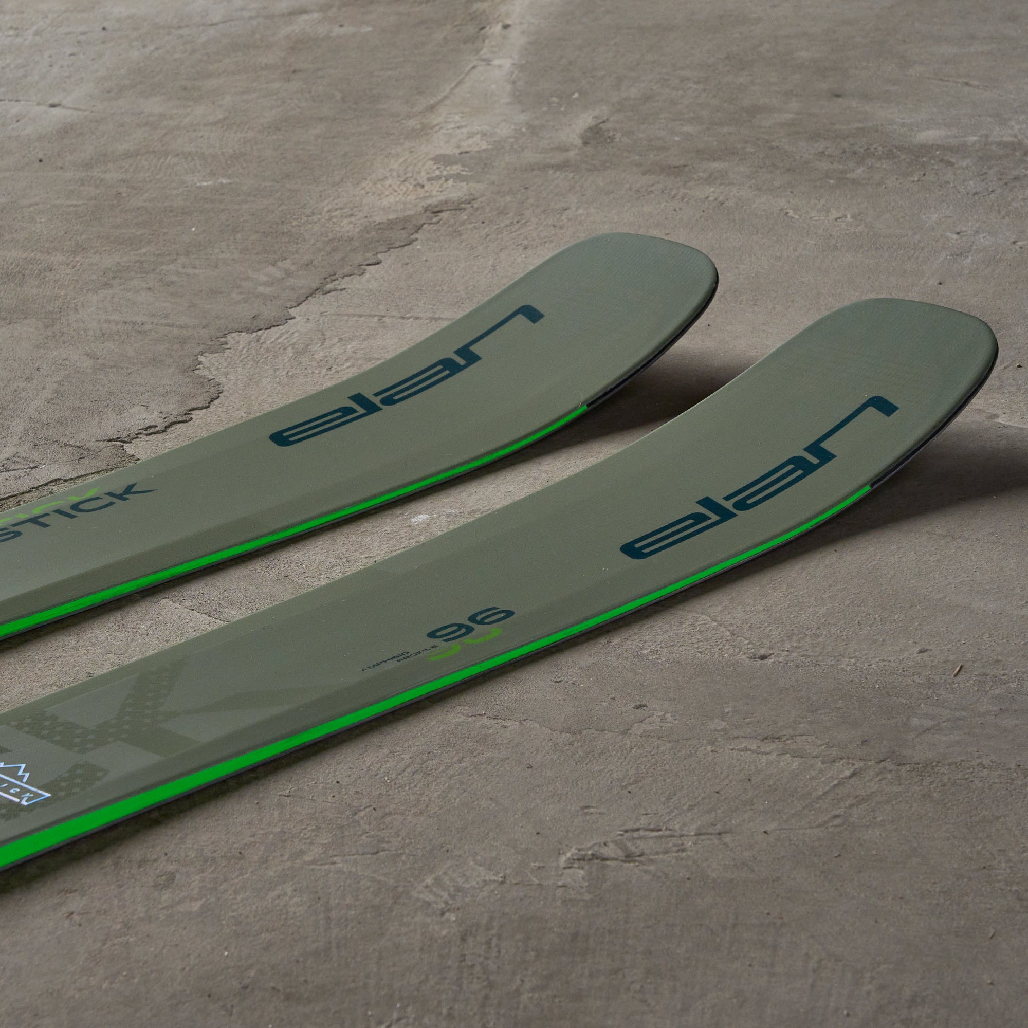 ELAN(エラン) RIPSTICK 96  180センチ　BIN付き RIPSTICK 106 BLACK EDITION