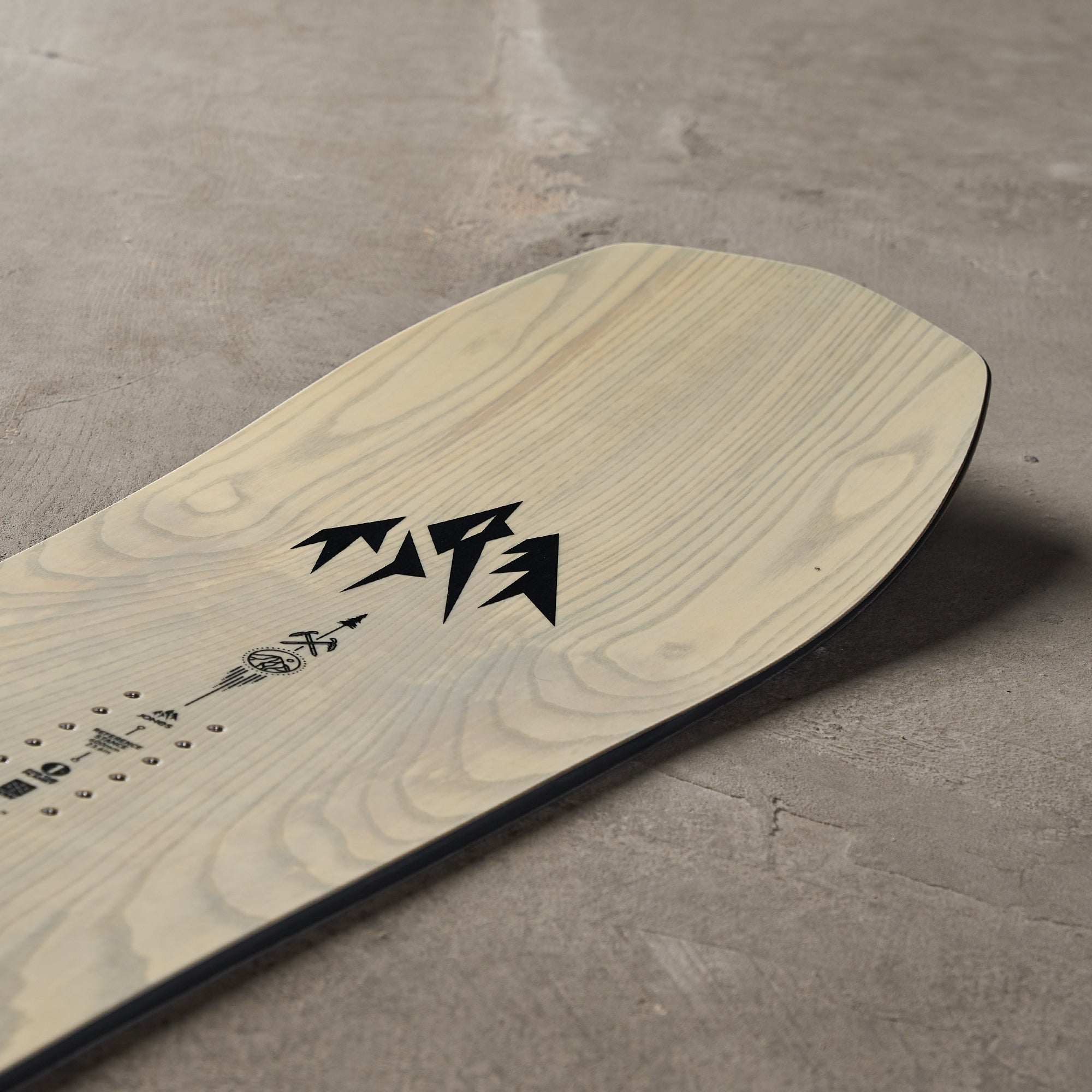 Jones Flagship Snowboard 2026 // Women's – THE SKI MONSTER