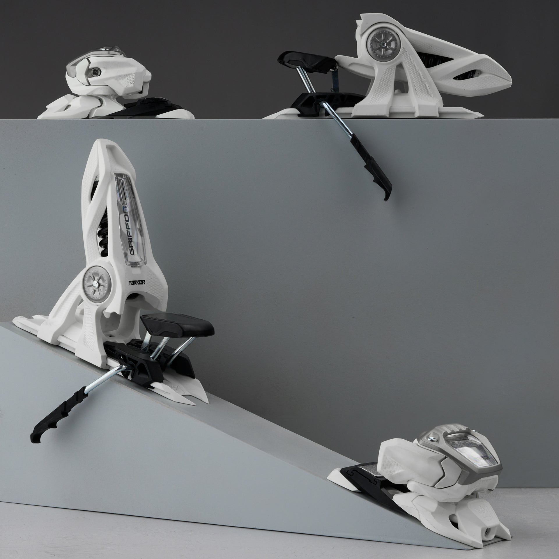 Ski VOLKL BLAZE 86 Avec Fixations MARKER GRIFFON 13 90mm - Blanc - Neuf