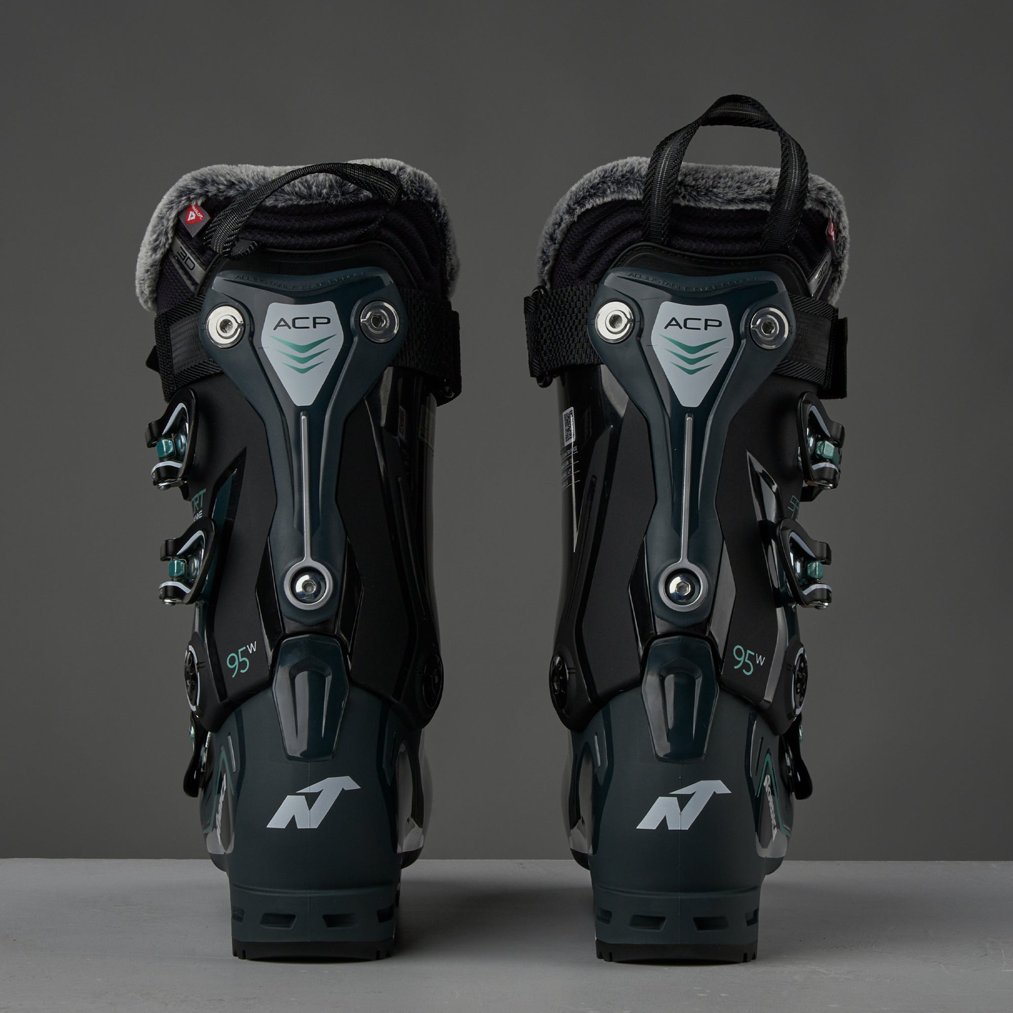 Nordica Chaussures de ski alpin pour femme Speedmachine 3 95 W GW Gris| Snowinn Nordica Chaussures de ski alpin pour femme Speedmachine 3 95 W GW Gris| Snowinn