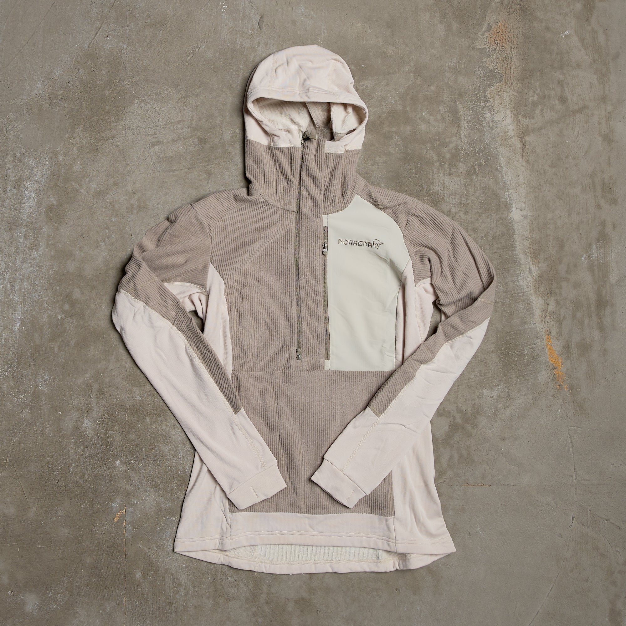 Norrona Lofoten Thermal Pro Hood // Women's – THE SKI MONSTER