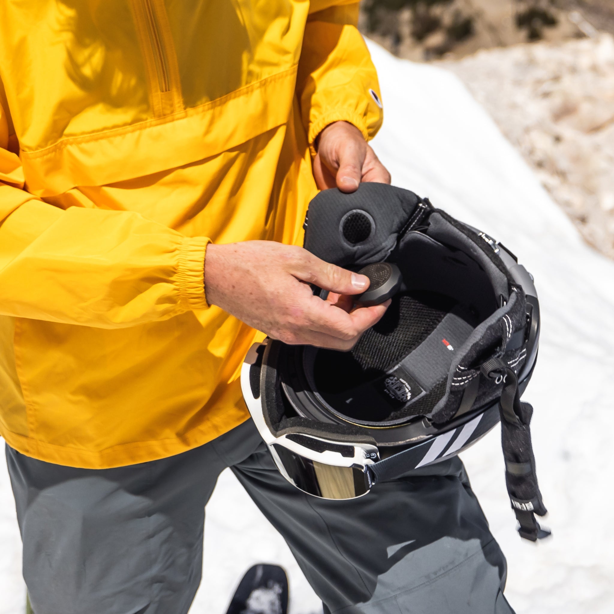 Outdoor Tech Chips Ultra 2.0 Wireless Helmet Audio – THE SKI MONSTER