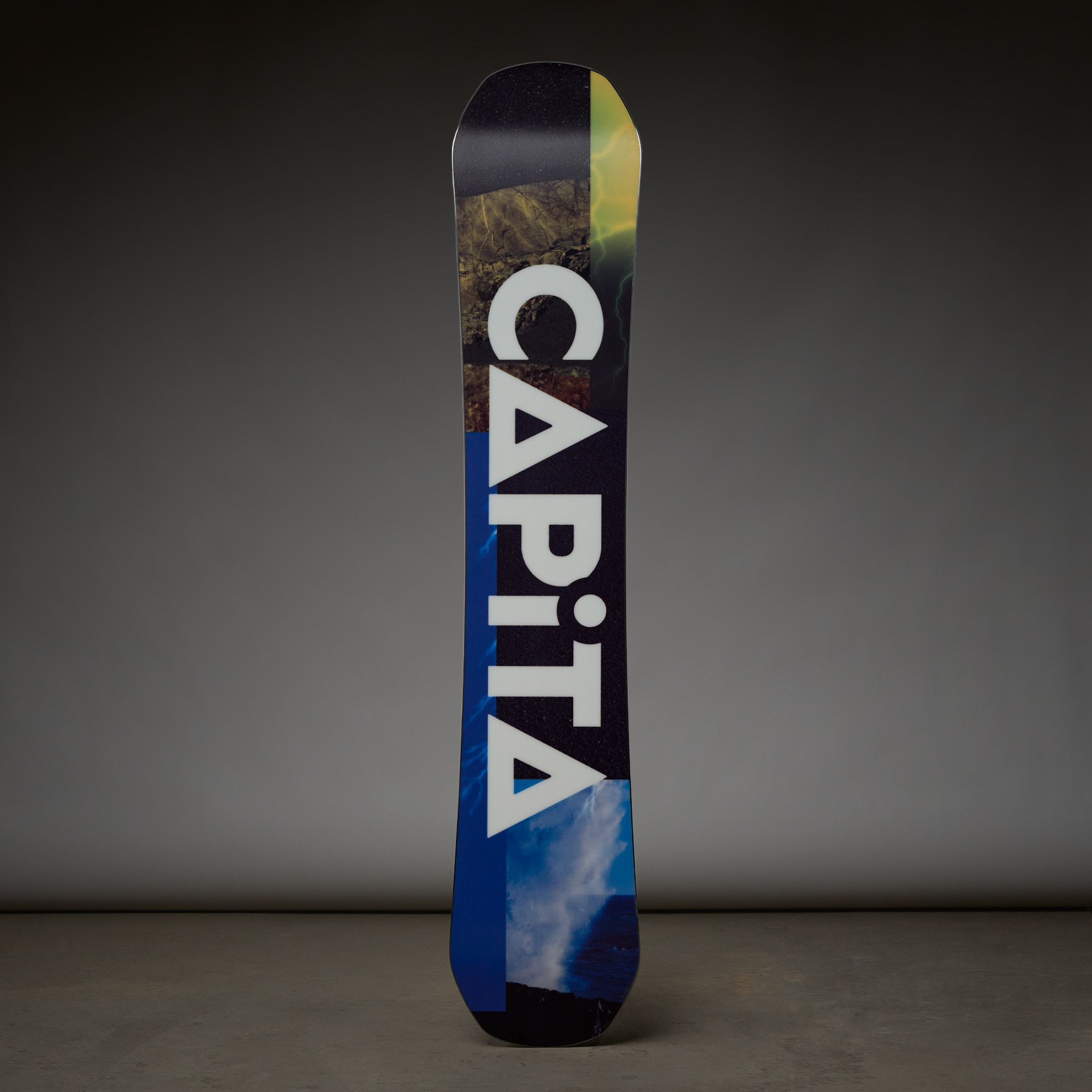 Capita Defenders of Awesome Snowboard 2024