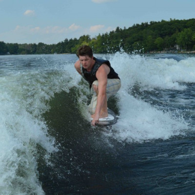 How to: Get up on a Wakesurf Board