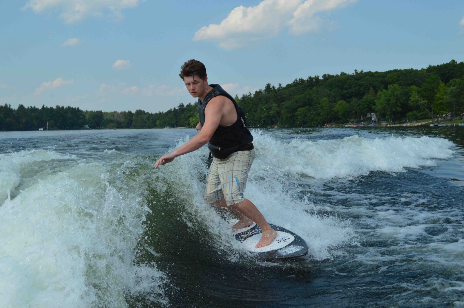 Wakesurfing without the rope